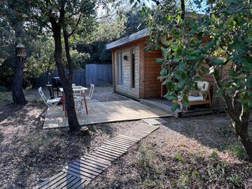 Maison de campagne pour 2 personnes, avec jardin et jacuzzi ainsi que bassin pour enfant et piscine à Aurons