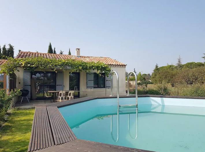 Gîte pour 4 personnes, avec piscine et terrasse, animaux acceptés
