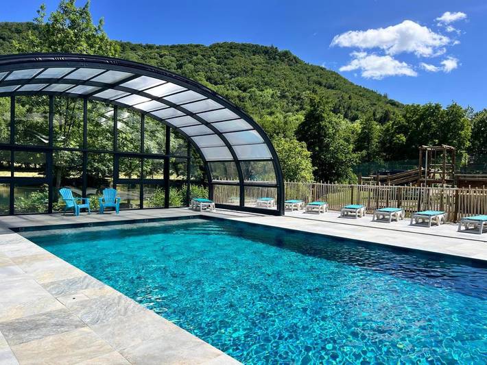 Appartement de vacances pour 4 personnes, avec Balcon et Terrasse ainsi que Jardin et Piscine