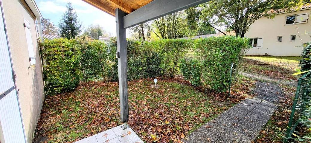 Location de vacances pour 2 personnes, avec vue et jardin, animaux acceptés à Ozillac - 3
