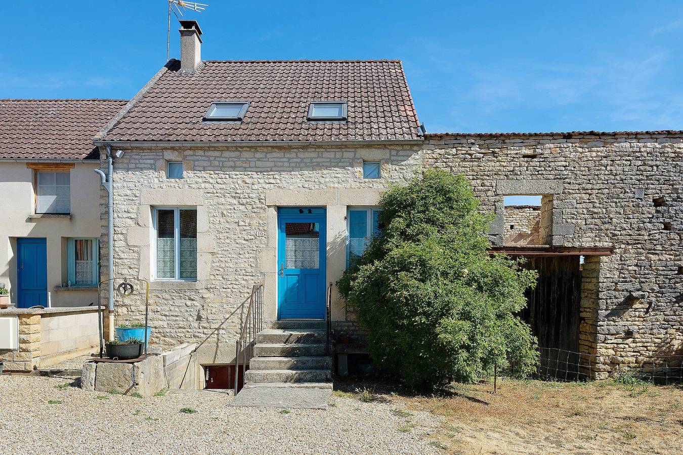 Ferienhaus 'Chez Pauline' mit privatem Garten in Massangis, Region Avallon