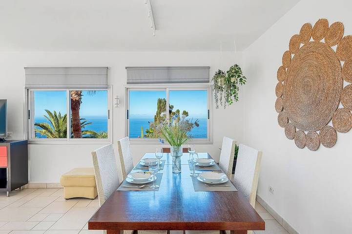 Private Garden & pool, Sea View, near restaurant, free Wi-fi, 5,5 km from Beach in La Matanza de Acentejo, North Tenerife