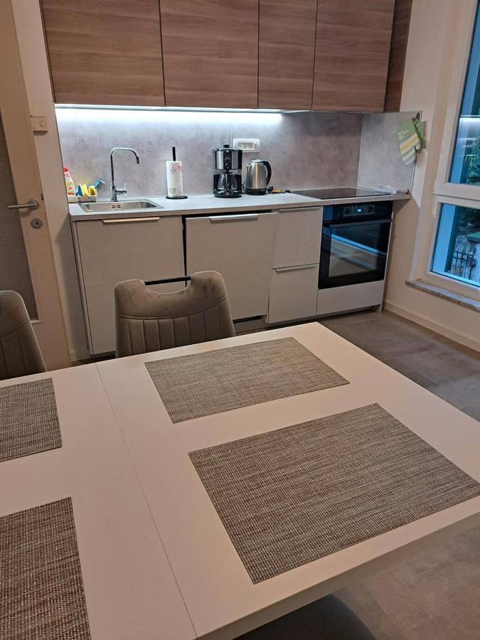Vakantiewoning voor 4 personen, met uitzicht en terras in Portoroz