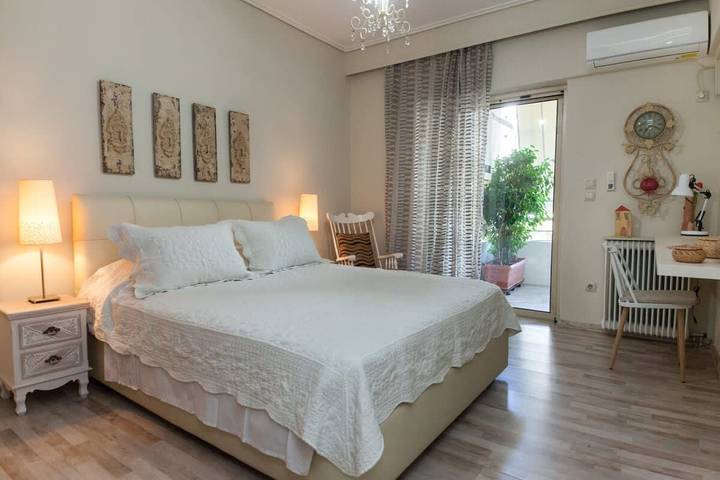 Appartement entier, Appartement de vacances pour 4 personnes avec jardin in Athènes, Section sud d'Athènes
