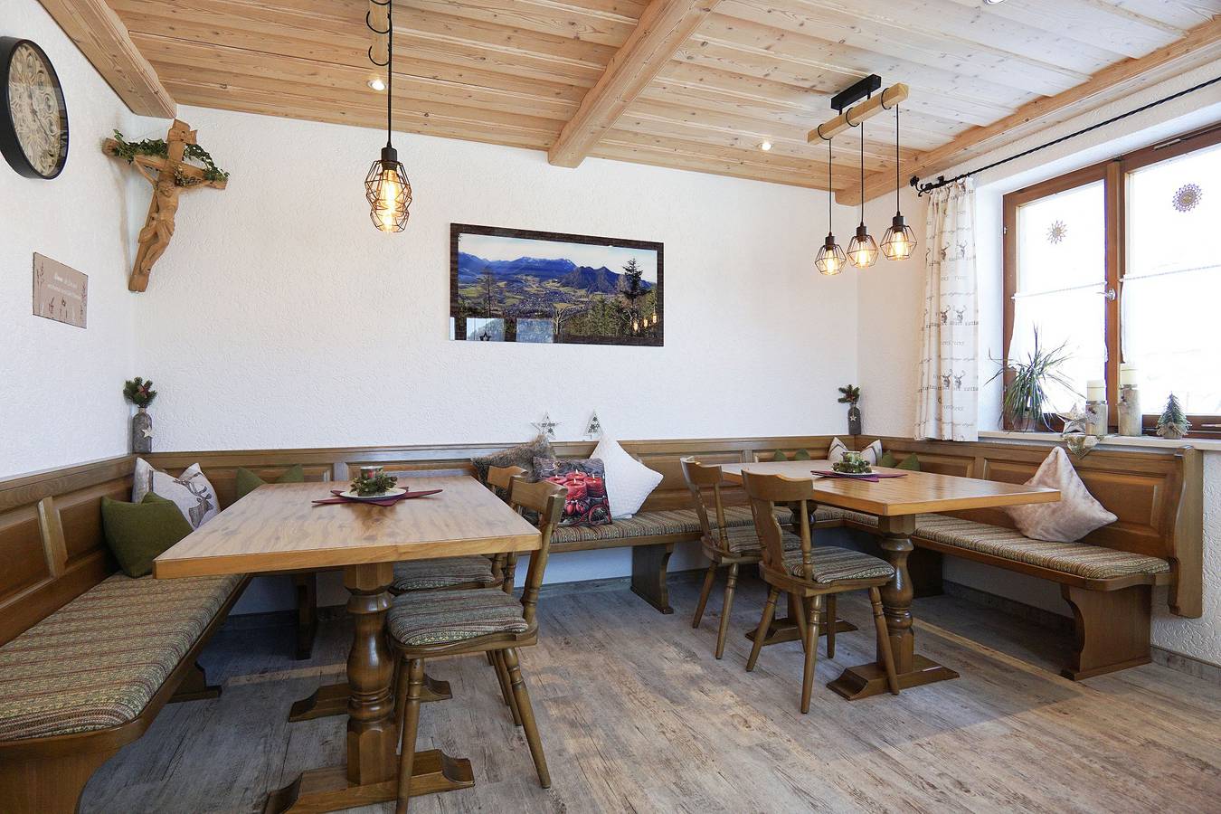 Schneider-Hof inkl. Chiemgaukarte - Nr. 2 Dreibettzimmer mit Dusche und Wc, Tv, Balkon, Wlan in Ruhpolding, Bayerische Alpen