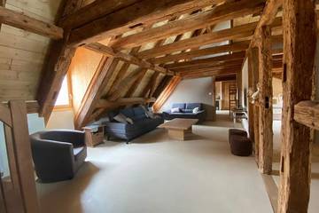 Gîte pour 13 personnes, avec balcon et jardin, animaux acceptés à Gueberschwihr