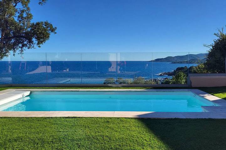 Villa pour 7 personnes, avec jardin et terrasse à Sari-Solenzara