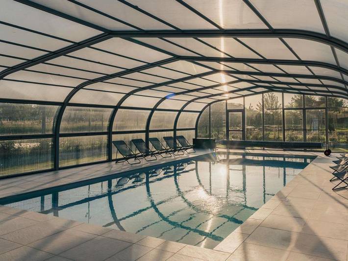 Hôtel pour 4 personnes, avec terrasse ainsi que vue et piscine à Saint-Georges-de-Gréhaigne