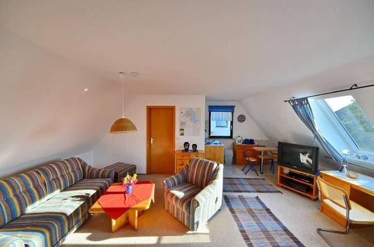Ferienwohnung für 3 Personen, mit Terrasse und Garten in Lüssow - 2