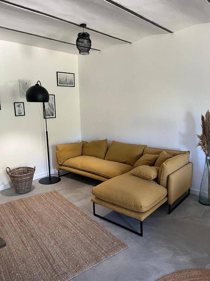 Location de vacances pour 6 personnes, avec vue ainsi que terrasse et jardin à Le Teil