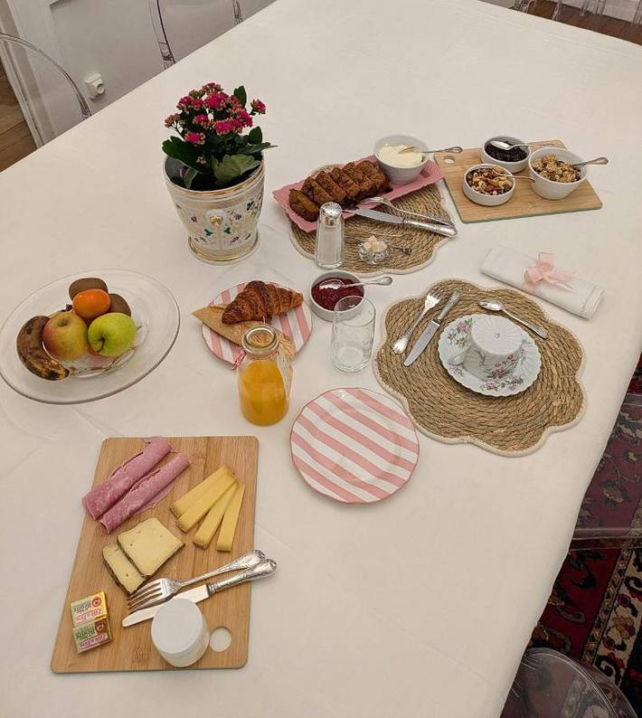 Location de vacances pour 2 personnes, avec jardin ainsi que vue et piscine à Sens - 3