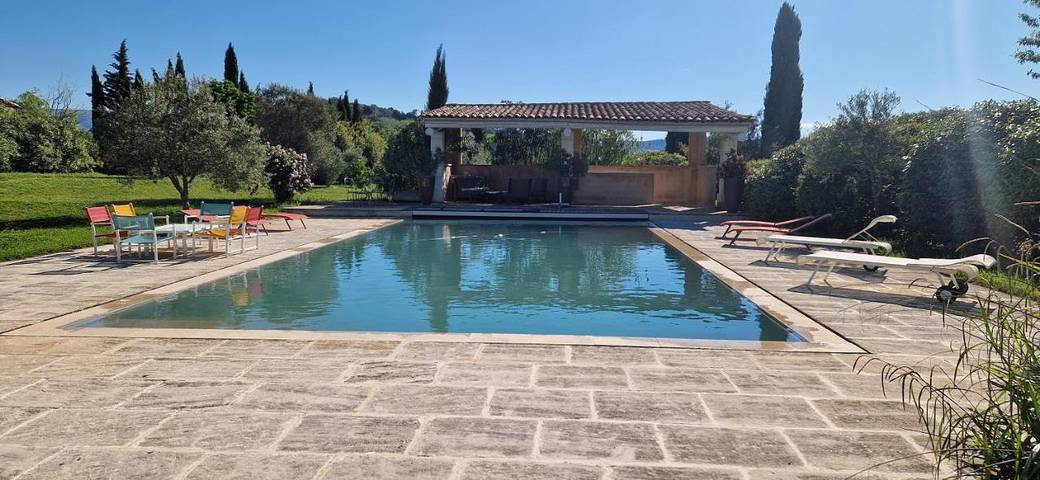 Maison de vacances pour 4 personnes, avec vue ainsi que jardin et piscine