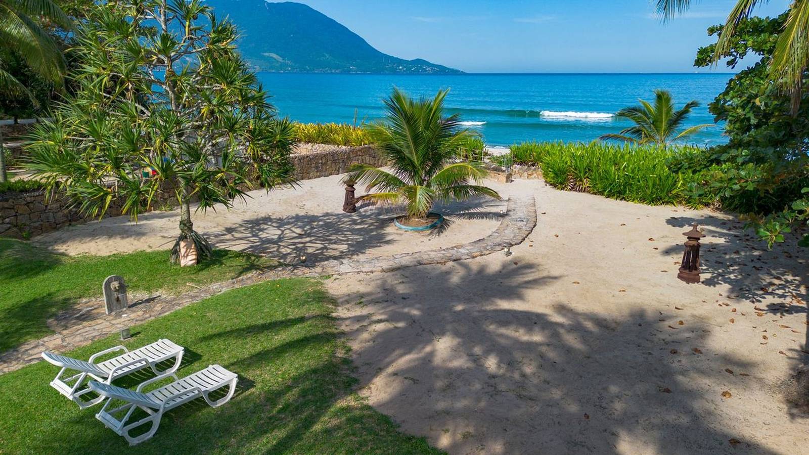 Casa Pé na Areia c/ Cenário Privilegiado em Guaecá in São Sebastião, Região Metropolitana do Vale do Paraíba e Litoral Norte