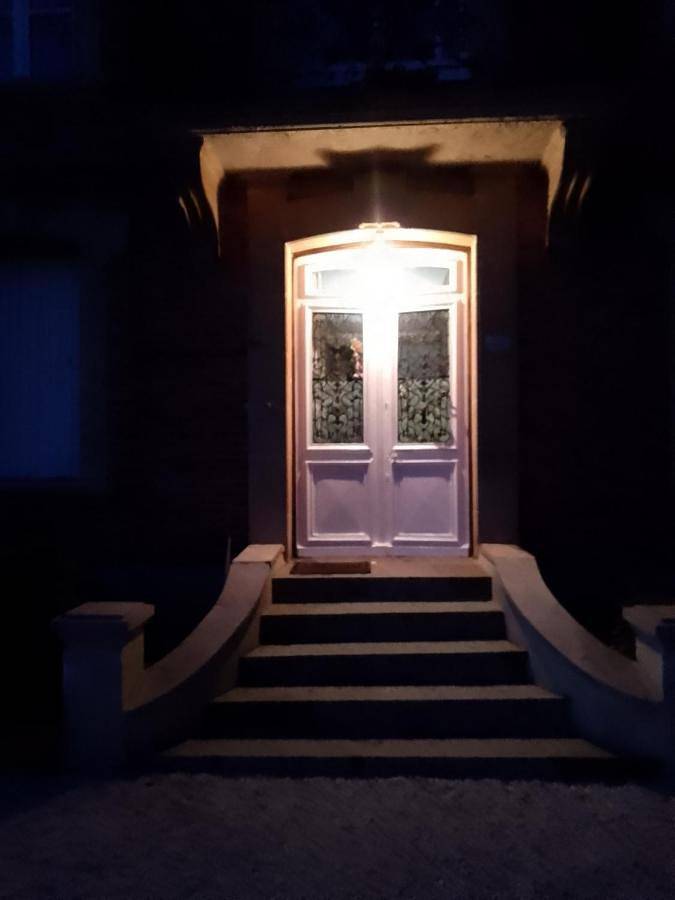 Chambre d’hôte pour 3 personnes, avec Balcon et Terrasse ainsi que Jardin et Vue