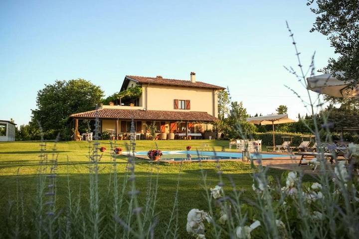 Chambre d’hôte pour 6 personnes, avec piscine ainsi que vue et jardin, adapté aux familles à Misano Adriatico - 4