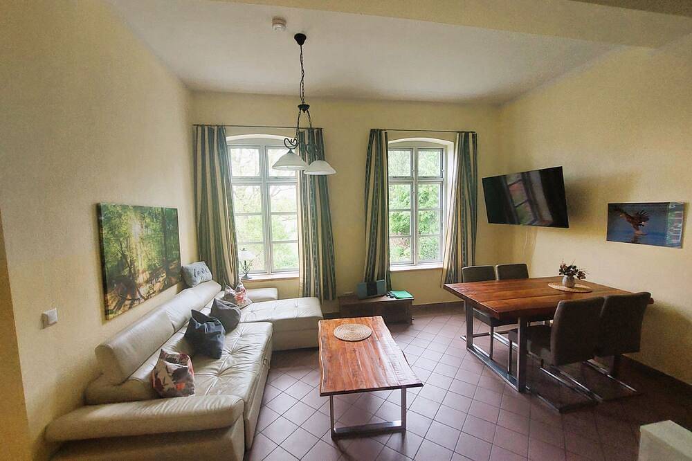 Ganze Wohnung, Kastaniengut Josephine Objekt-Id 121251 - Gutshaus Kastaniengut Objekt-Id 121251 in Grabowhöfe, Mecklenburgische Seenplatte