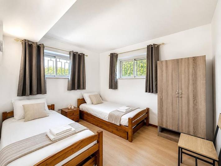 Gîte pour 6 personnes, avec Terrasse et Jardin à Saint-Maurice-l'Exil - 4