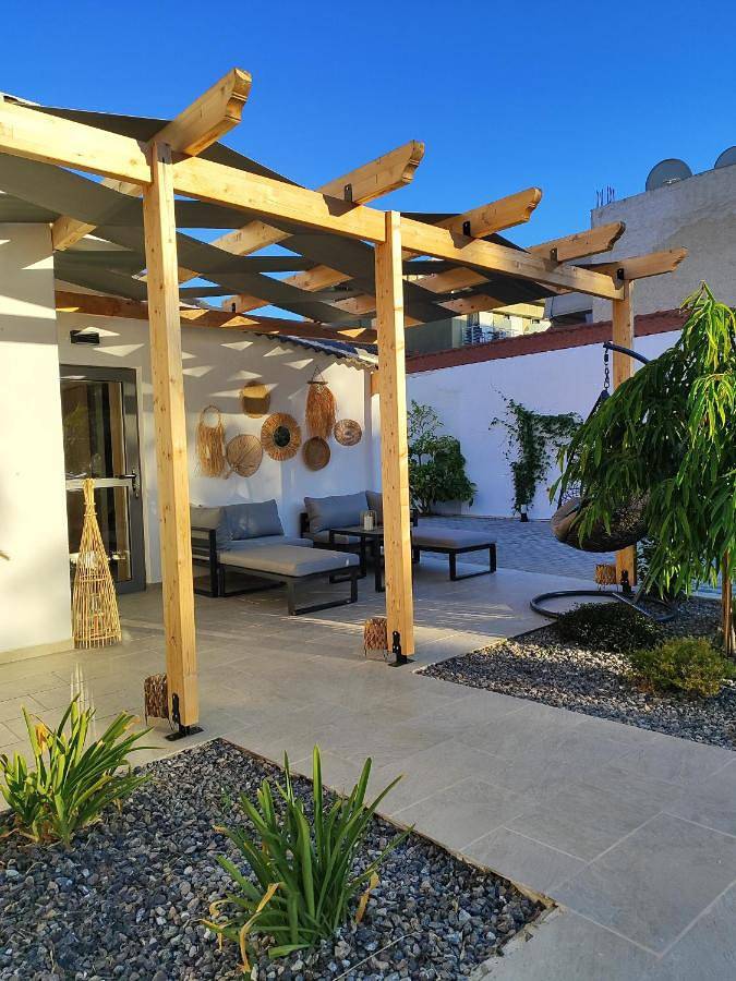 Ferienhaus für 4 Personen, mit Terrasse und Garten sowie Pool und Ausblick in Tolo - 2