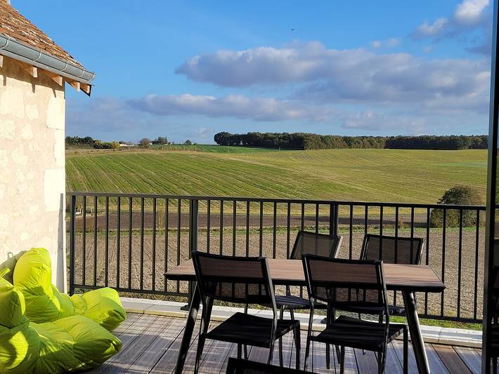 Gîte pour 6 personnes, avec jacuzzi et balcon à Theneuil