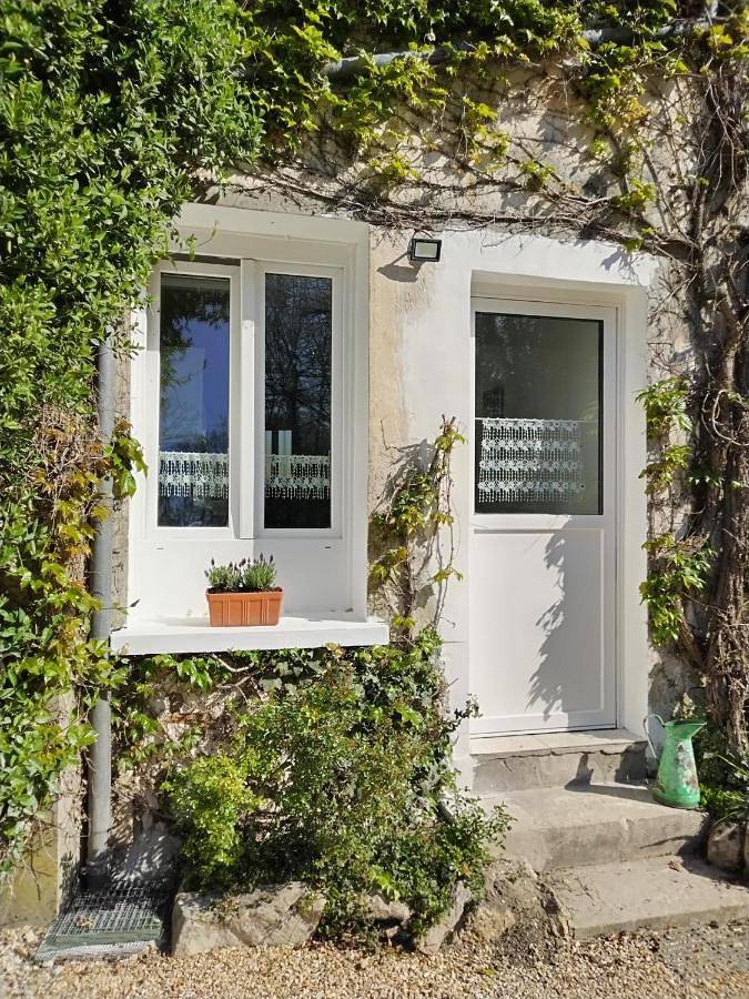 Gîte pour 3 personnes, avec vue à Sablonnières