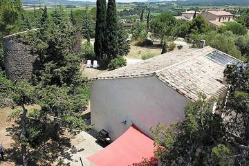 Location de vacances pour 8 personnes, avec piscine et jardin à Cavanac