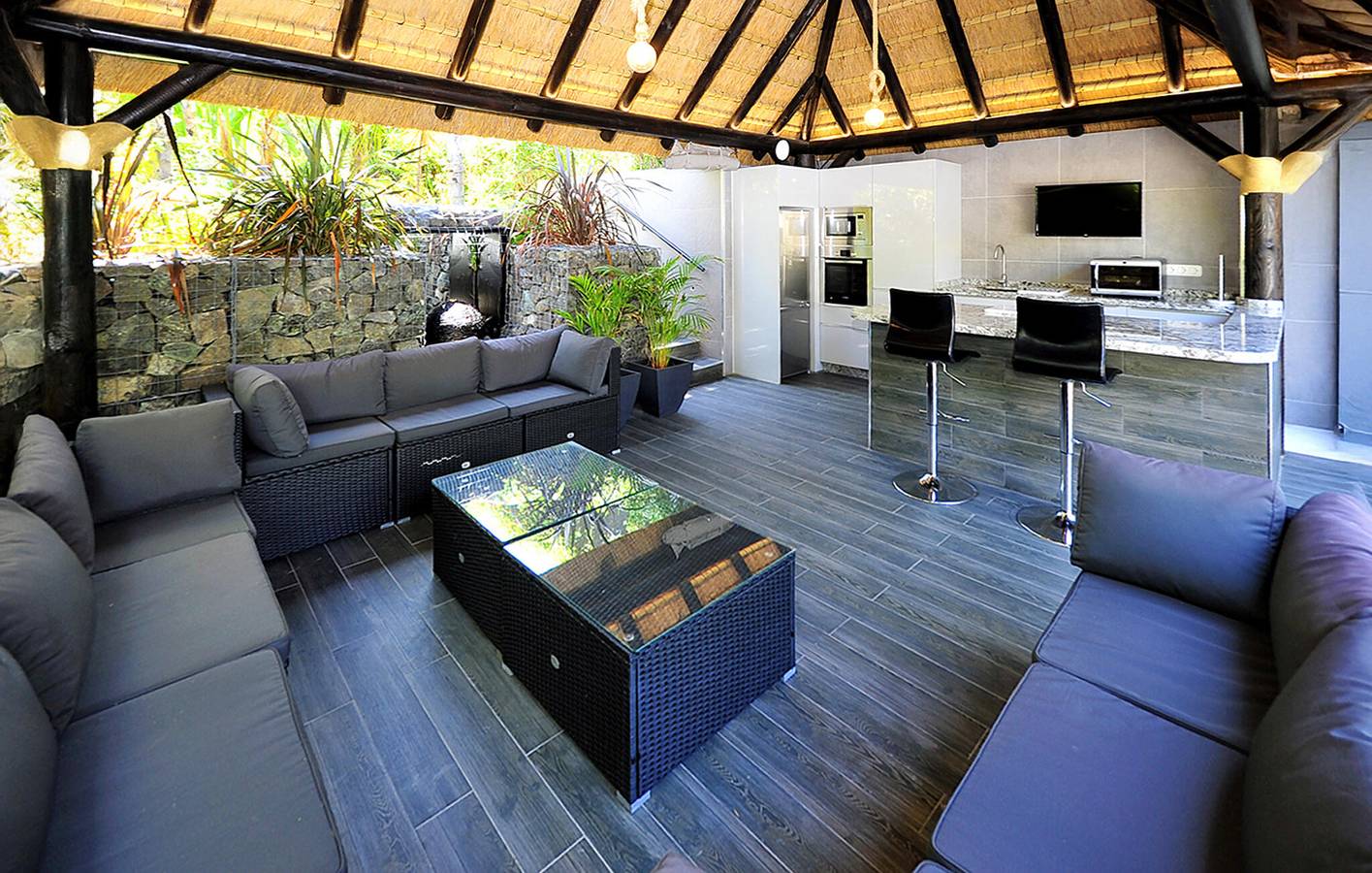 Charmant appartement 1 chambre avec piscine, terrasse et parking, à 200 m des restaurants in Val de Guadalmina, Benahavís