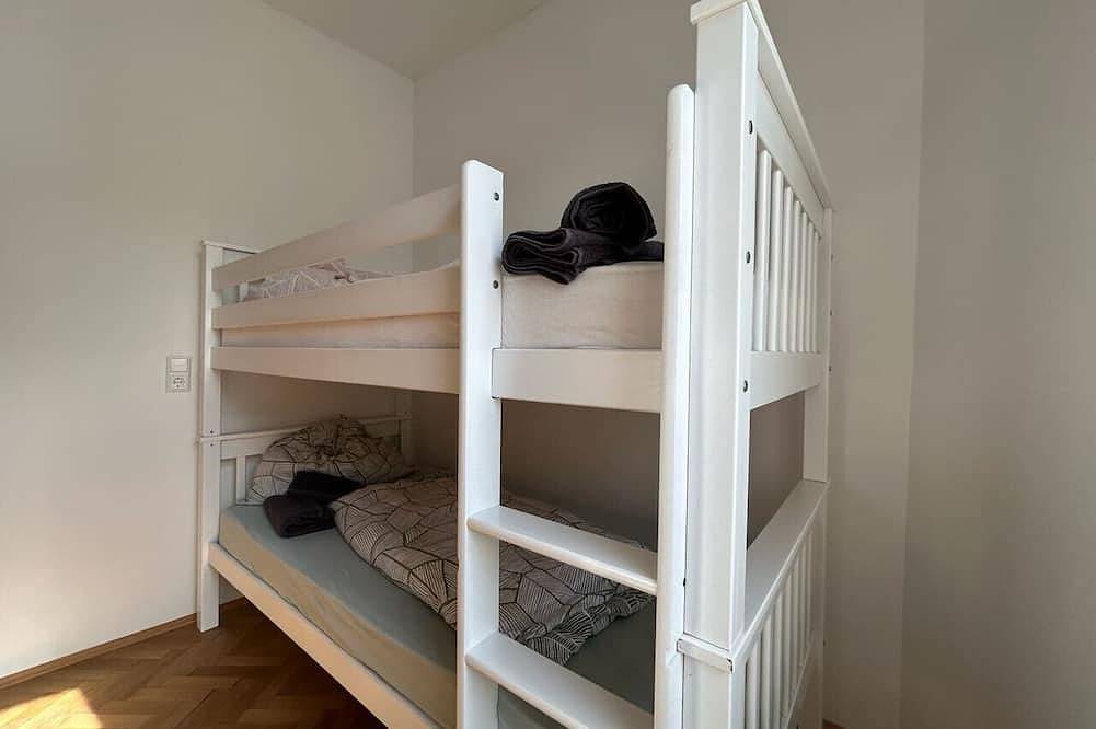 Ganze Wohnung, Room in Top 2 Vila Rebuli! For 4 people! in Leoben, Östliche Obersteiermark