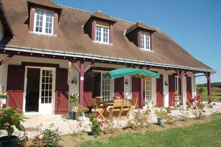 Chambre d’hôte pour 3 personnes, avec Terrasse et Jardin ainsi que Piscine et Vue à Francueil