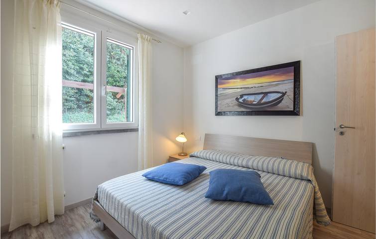 Acogedor 2BR Apt: WiFi, AC, Parking - 700m to Town in Rosignano Marittimo, Costa Etrusca