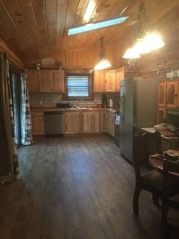 Log cabin ,ocklawaha fl, close to ocala villages pet friendly ,lake Weir in Marion County (FL)
