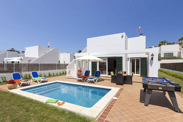 Villa for 4 people, with garden in Platja Son Bou