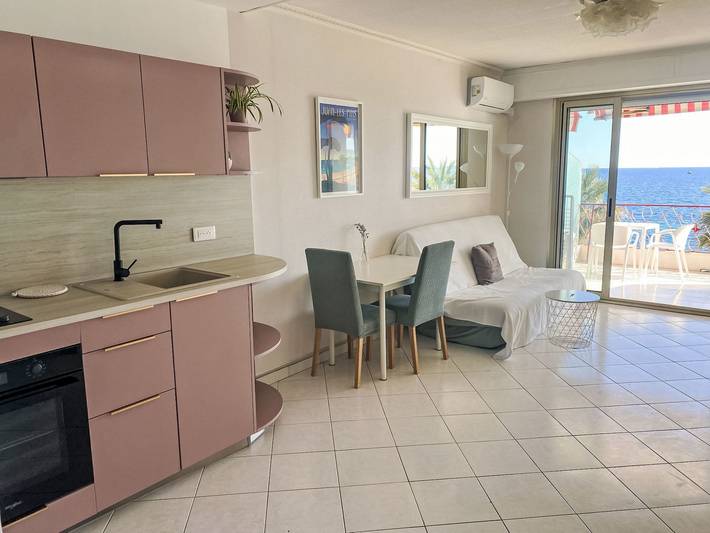 Gîte pour 2 personnes, avec terrasse dans Plage de Juan-les-Pins - 4