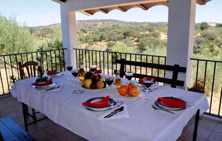 Casa rural para 10 personas, con vistas además de piscina y jardín, Se admiten mascotas en La Puebla de los Infantes - 2