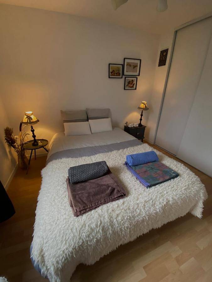 Gîte pour 6 personnes, avec piscine ainsi que terrasse et vue à La Rivière-Saint-Sauveur - 2