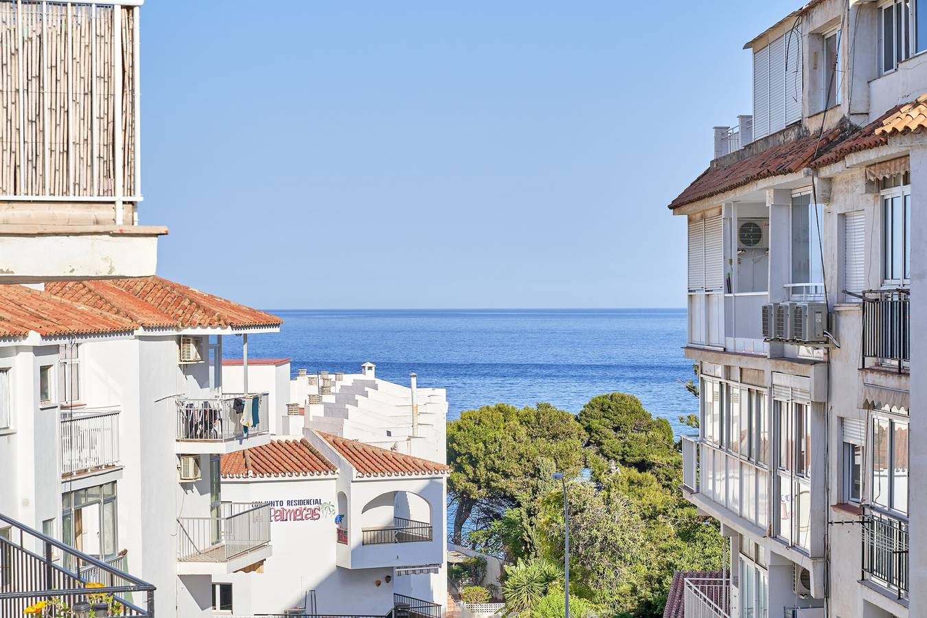 Entire apartment, Apartment 'Sol Marengo Torrecilla Nerja' with Sea View, Wi-Fi and Air Conditioning in Nerja Centre, Nerja