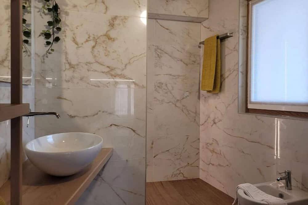 Ganze Wohnung, Magnolia Levicoapartment with terrace in the center of Levico Terme in Levico Terme, Caldonazzosee