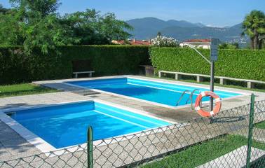 Ferienwohnung für 6 Personen, mit Terrasse und Pool in Porto Valtravaglia