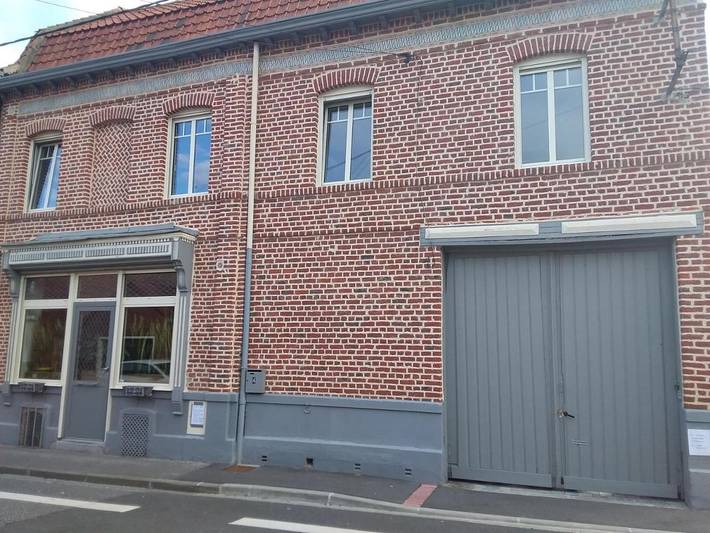 Gîte pour 3 personnes, avec Terrasse ainsi que Jardin et Vue dans Camphin-en-Carembault