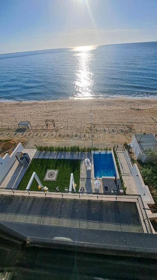 Apartament wakacyjny dla 4 osób, z balkon i basen oraz widok i ogród w Obzor