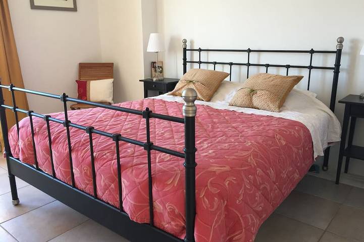 Location de vacances pour 9 personnes, avec jardin ainsi que jacuzzi et balcon à Malemort-du-Comtat - 2