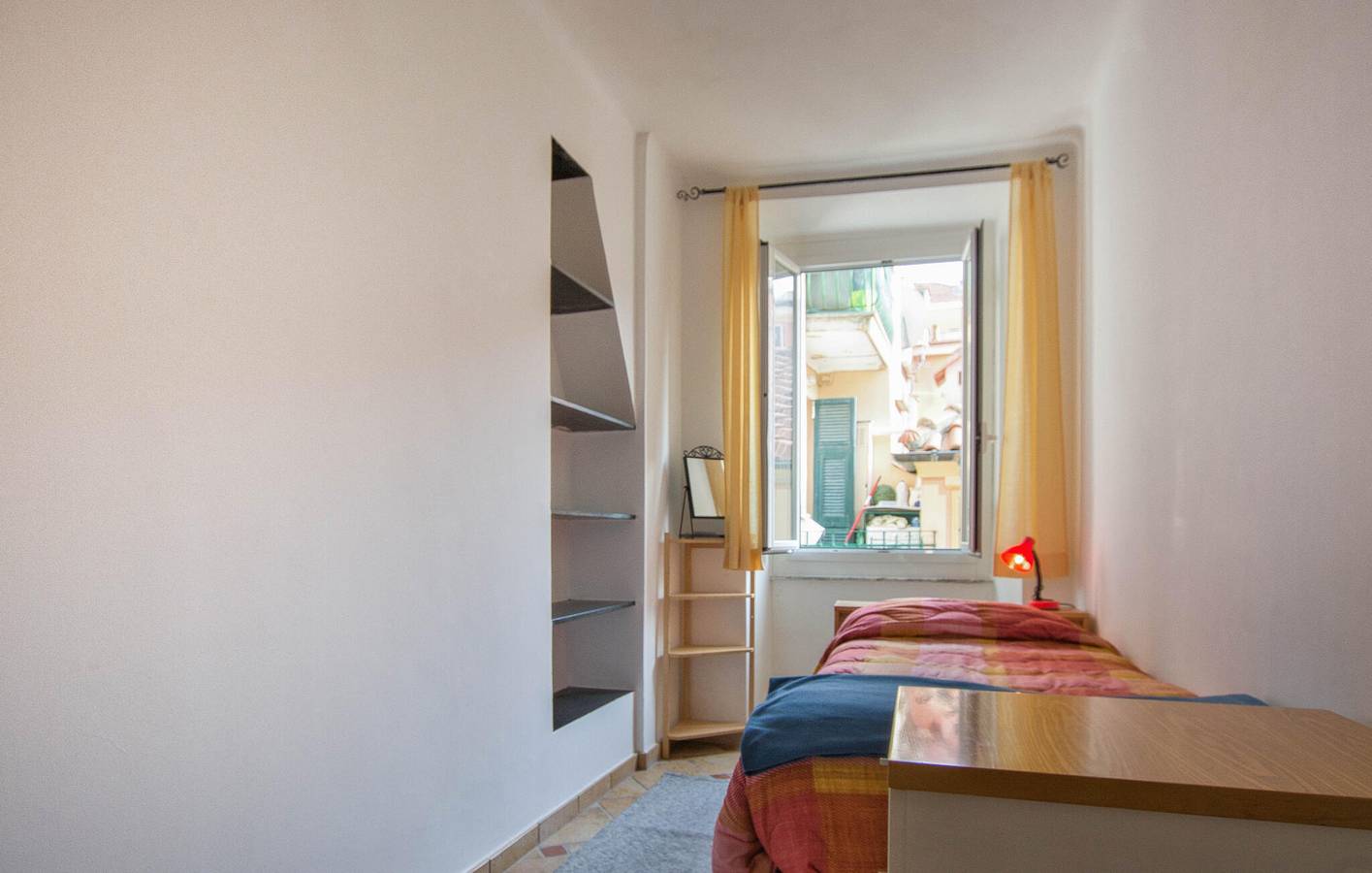 Appartamento intero, Accogliente appartamento con una camera da letto vicino alla spiaggia, dotato di comfort moderni in Varazze (Città), Varazze