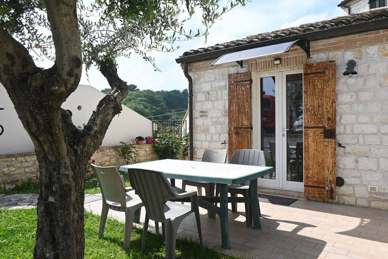 Ganze Wohnung, Ferienwohnung für 4 Personen mit Balkon/Terrasse in Sirolo, Riviera del Conero