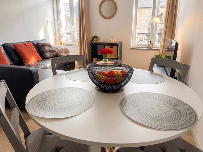 Ganze Wohnung, Helle Wohnung im Herzen von Chimay, 40 m² mit Blick in Chimay, Hennegau