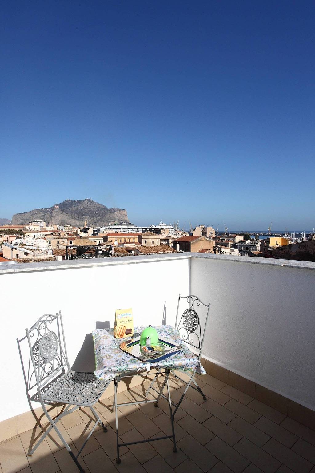 Appartamento intero, Terrace In The Historic Center In Palermo rosa in Castellammare (Palermo), Palermo