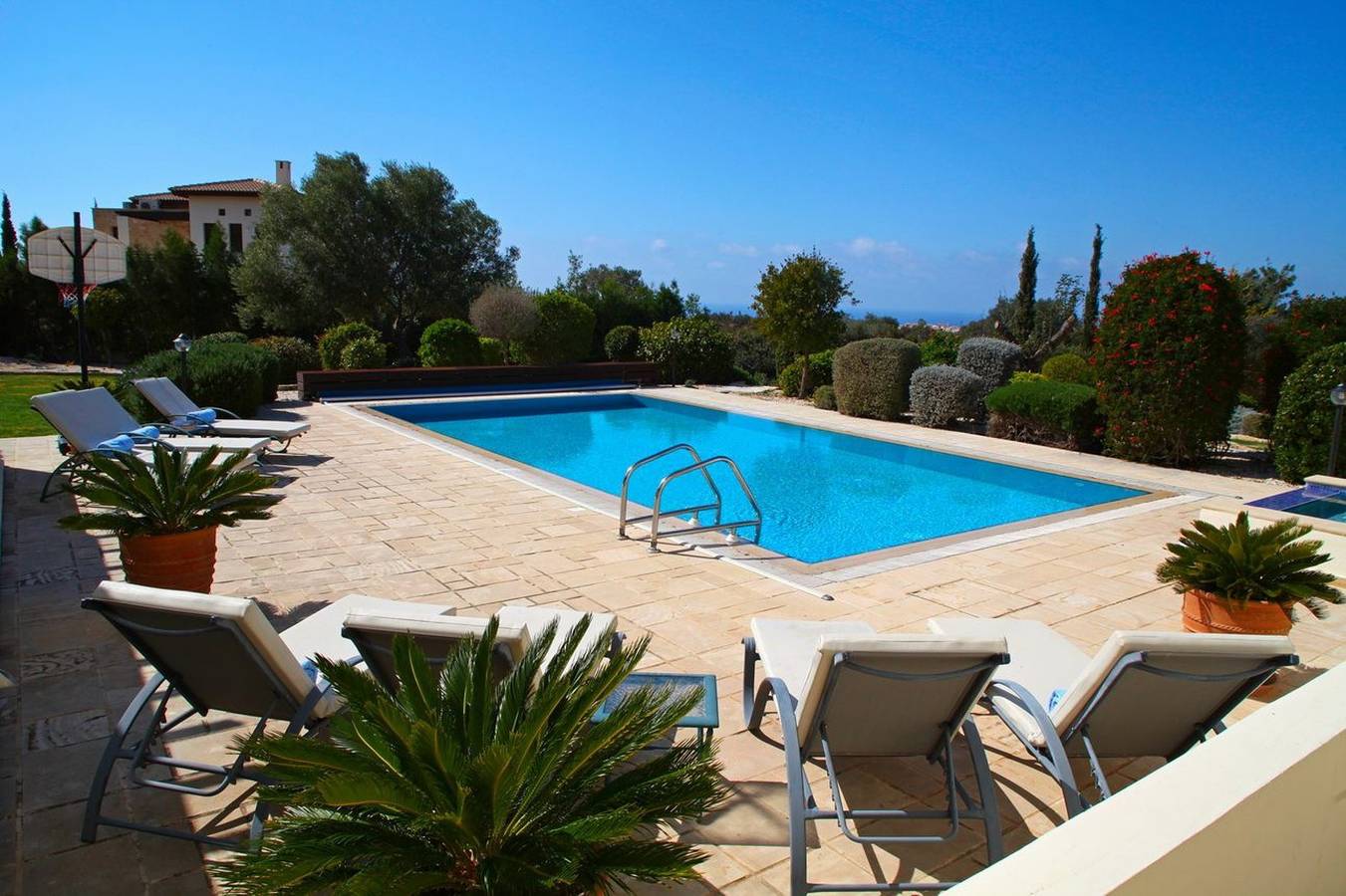 Villa for 10 People in Aphrodite Hills, South Cyprus
