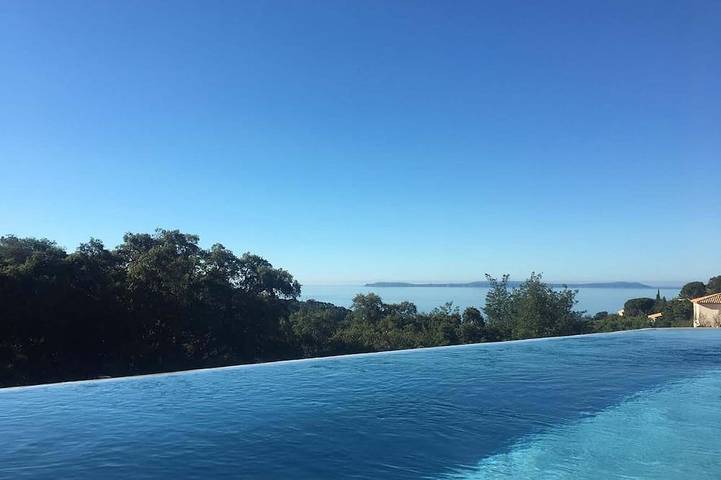Villa für 15 Personen, mit Balkon