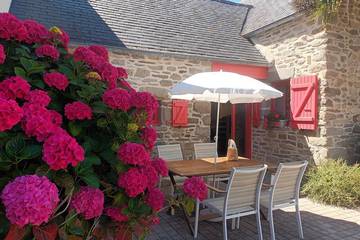 Gîte pour 4 personnes, avec terrasse et jardin à Santec