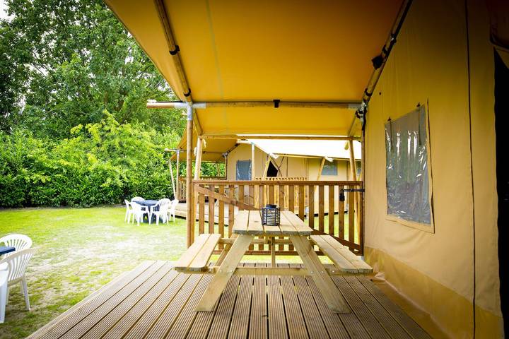 Glamping voor 5 personen, met terras en balkon/terras in Noord-Brabant