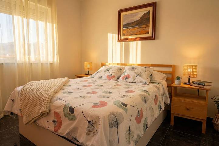 Apartamento entero, Vecindario · Apartamento completo, 2 dormitorios, despacho y wifi in Vecindario, Santa Lucía de Tirajana