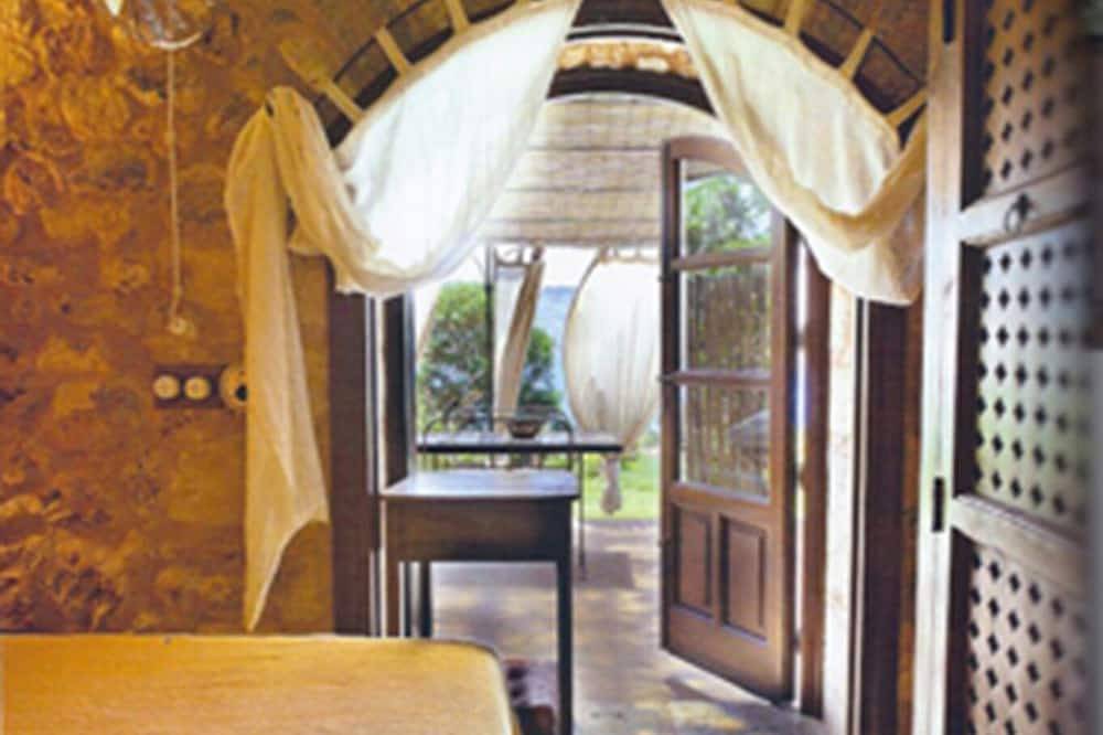 Villa historica siciliana sobre el mar en la Reserva Natural de Monte Cofano in Custonaci, Provincia de Trapani